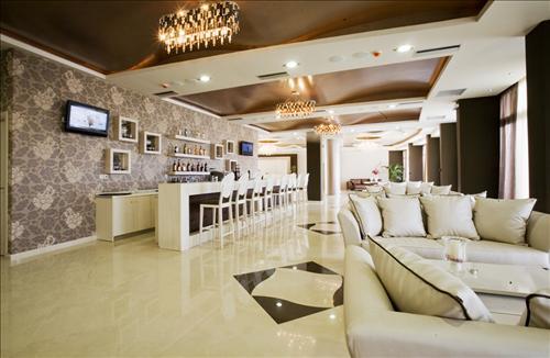 Evia & Hotel